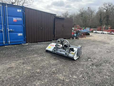 Aardenburg Alpha M 1750 Plus szárzúzó hidraulikus oldalkitolással Aardenburg Alpha M 1750 Plus szárzúzó hidraulikus oldalkitolással