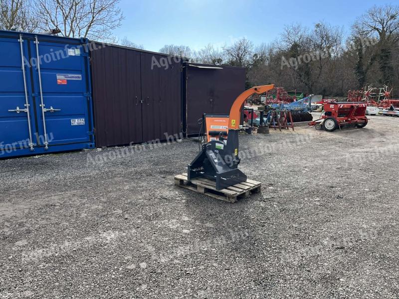 Aardenburg Lignum S 60 kardánhajtású faaprító (fa átmérő: max. 6 cm)