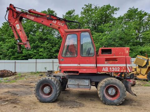 Atlas kotrók darabokban