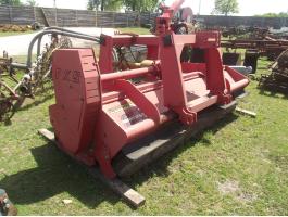 3 méteres szárzúzó újszerű állapotban,  alig használtan eladó. 2019-es évjárat