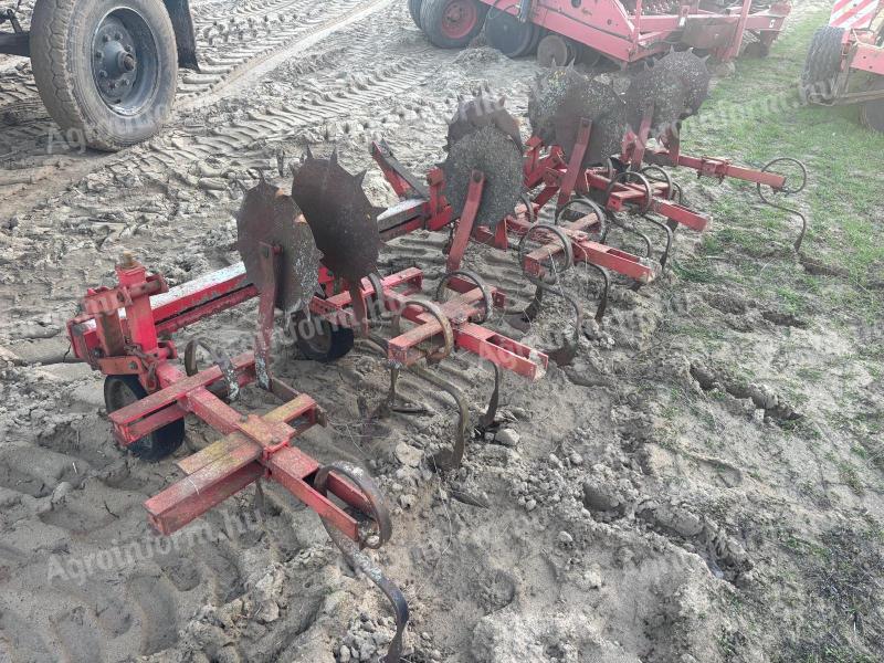 Rugókapás Sorközművelő kultivátor 4 soros