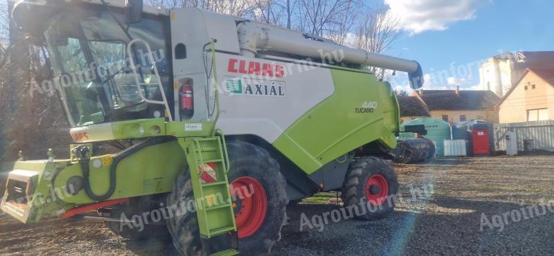 Claas Tucano 440 eladó – kiváló állapotú gabona kombájn