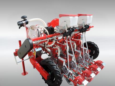 Függesztett zöldségvetőgép – 8 soros, 3 pontos traktorfüggesztés, pneumatikus vetés