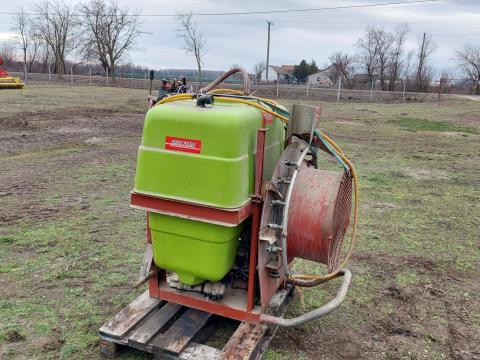 Eladó Agri Farm axiál permetező 400 literes Eladó Agri Farm axiál permetező 400 literes