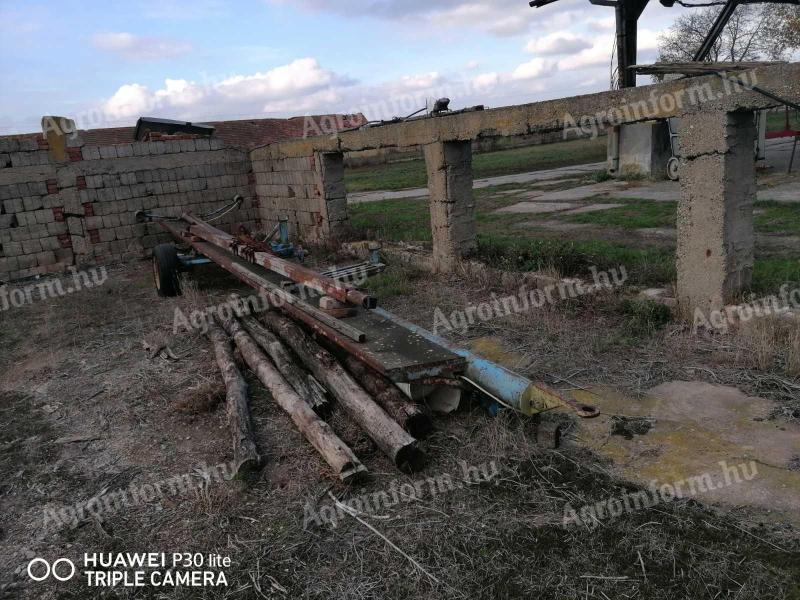 Fortschritt,  Claas,  John Deere,  New Holland vágóasztal szállító kocsi