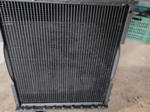 Eladó MTZ 90 vízhűtő, gyári új (réz) Eladó MTZ 90 vízhűtő, gyári új (réz)