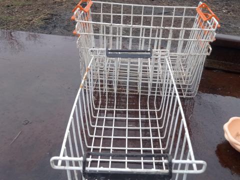 4 db fagyasztóláda fém drótkosár műanyag fogantyúkkal Kiskunfélegyházán 4 db fagyasztóláda fém drótkosár műanyag fogantyúkkal Kiskunfélegyházán