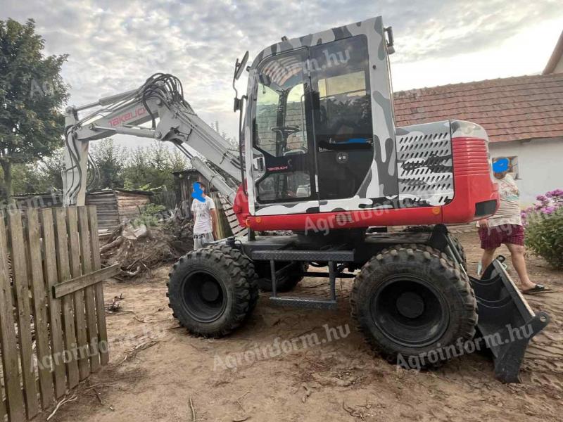 Takeuchi forgó kotró kitűnő állapotban TB175