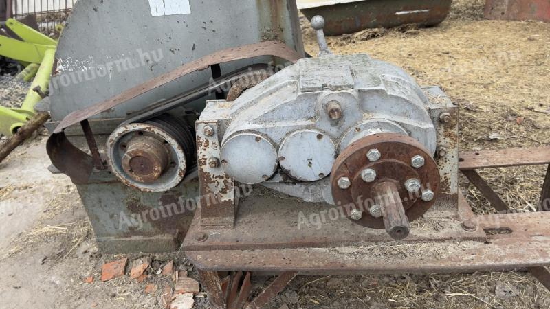 László daráló gyári adattáblával 48 kalapács