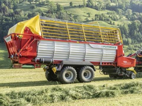 PÖTTINGER BOSS 3240 MASTER rendfelszedő kocsi PÖTTINGER BOSS 3240 MASTER rendfelszedő kocsi