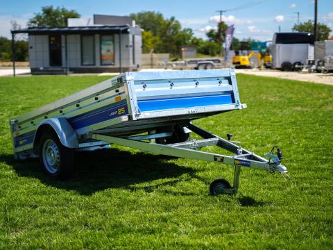 Új billenős utánfutó (250x135cm - 750kg) most 499.000 Ft helyett bruttó 469.000 Ft Új billenős utánfutó (250x135cm - 750kg) most 499.000 Ft helyett bruttó 469.000 Ft