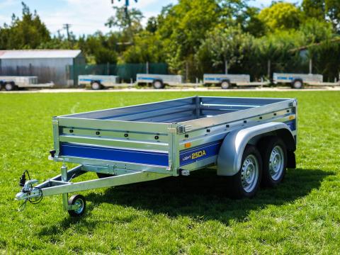 Új 2 tengelyes utánfutó (250x135cm - 750kg) most 599.000 Ft helyett bruttó 569.000 Ft