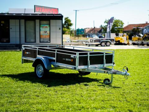 Új billenős - fa oldalfalas utánfutó (250x135cm) most 529.000 Ft helyett bruttó 489.000 Ft Új billenős - fa oldalfalas utánfutó (250x135cm) most 529.000 Ft helyett bruttó 489.000 Ft