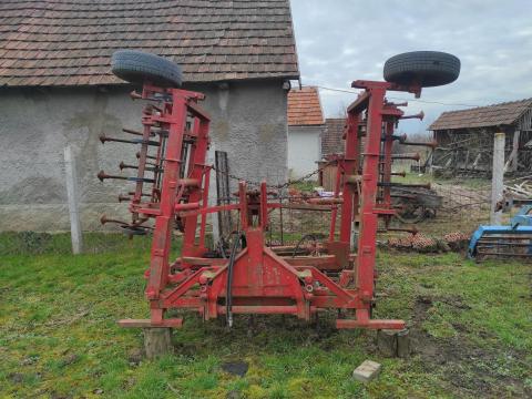 Eladó 5 méteres hidraulikus, függesztett, magágykészítésre is alkalmas kombinátor Eladó 5 méteres hidraulikus, függesztett, magágykészítésre is alkalmas kombinátor