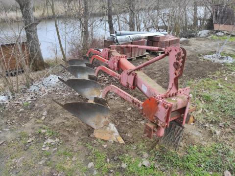 Eladó 4 fejes Kverneland ágyeke Eladó 4 fejes Kverneland ágyeke