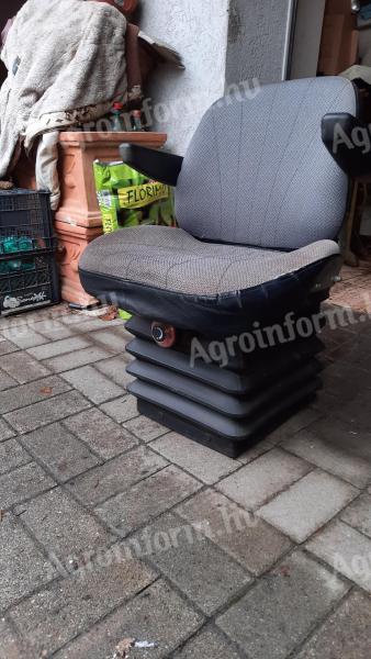 MTZ traktor mechanikus rugós fülkeülés eladó