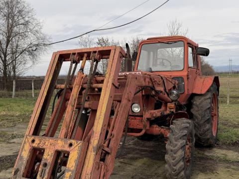 MTZ 82-es kisfülkés traktor rakodóval eladó MTZ 82-es kisfülkés traktor rakodóval eladó