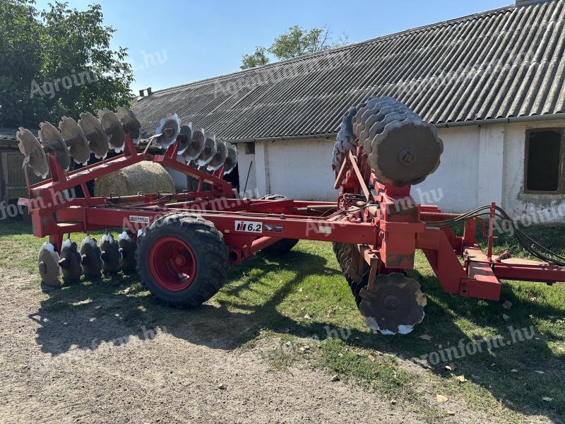 Eladó 6,2 méteres IH tárcsa kiváló állapotban