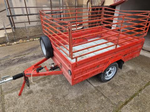 Utánfutó rendezett okmányokkal Utánfutó rendezett okmányokkal