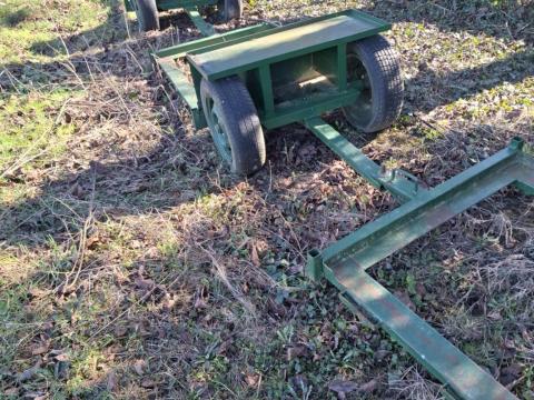 Eladó konténer és ládaszállító kocsi