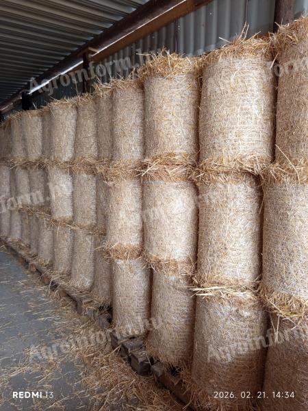 Szalma széna lucerna