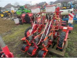 GASPARDO 3X2 IKERSOROS ZÖLDSÉG APRÓMAGVETŐGÉP GRANULÁTUMSZÓRÓVAL . ALKALMAS HAGYMA,  SÁRGARÁPA,  PETREZSELYEM stb. VETÉSÉRE