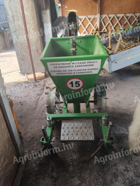 Burgonyaültető 1 soros és burgonyakiszedő ajándék kardánnal