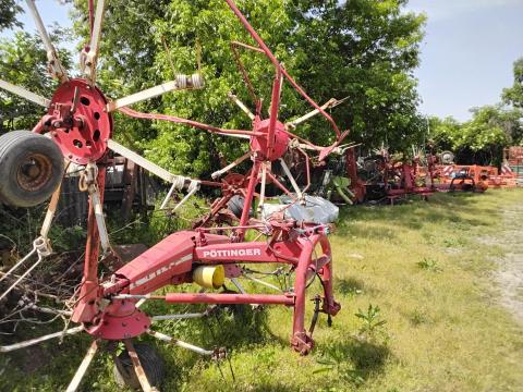 Pöttinger 640cmes rendkezelő rendszétdobó Pöttinger 640cmes rendkezelő rendszétdobó