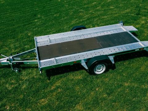 Új autószállító utánfutó (350x180cm - 1800kg) most 1.299.000 Ft helyett bruttó 1.199.000 Ft