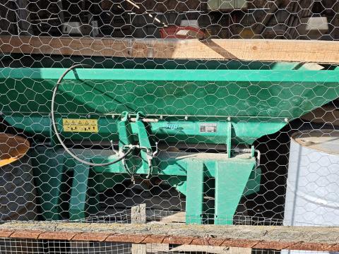 FERTI-2 2000 műtrágyaszóró eladó FERTI-2 2000 műtrágyaszóró eladó