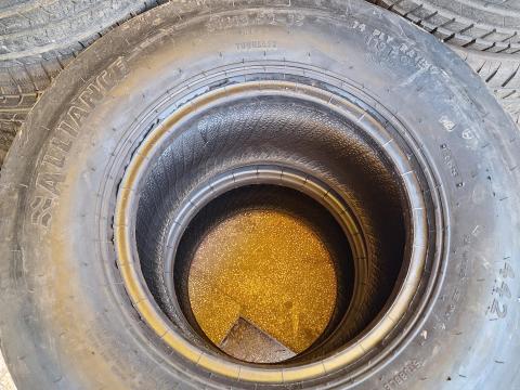 31×13.50-15 Alliance vetőgép gumiabroncs 31×13.50-15 Alliance vetőgép gumiabroncs