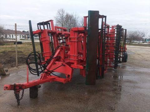 Szántás elmunkáló (4 m) Szántás elmunkáló (4 m)