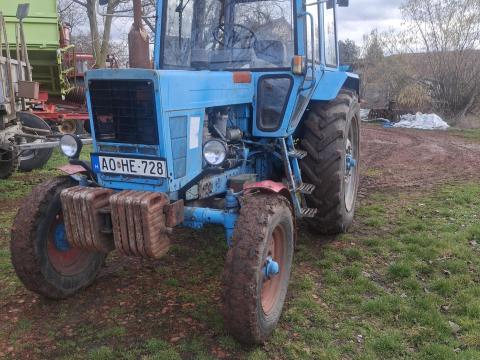 MTZ 80-as traktor kevés üzemórával, jó állapotban eladó