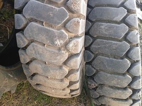 1400x24 2 db újszerű állapotú gumiabroncs eladó 1400x24 2 db újszerű állapotú gumiabroncs eladó