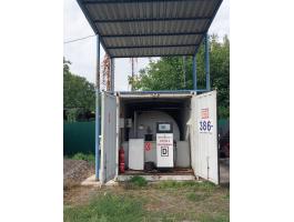 Mobil gázolajkút 10 000 literes tartállyal, előtetővel