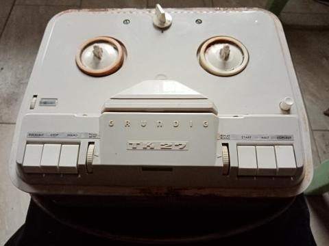 Grundig TK 27 típusú régi szalagos magnó eladó Grundig TK 27 típusú régi szalagos magnó eladó