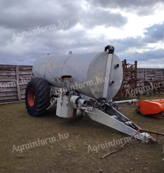8 m³-es vizeslajt horganyzott alvázzal és tartállyal
