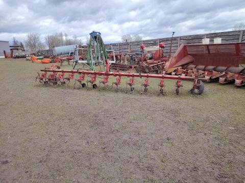 ZSMK 12 soros sorművelő kultivátor ZSMK 12 soros sorművelő kultivátor