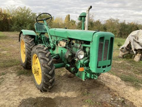 Kisdutra eladó - UE-28-as traktor Kisdutra eladó - UE-28-as traktor