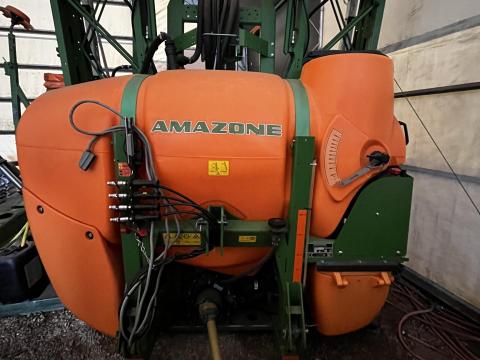 Amazone UF 901 függesztett permetező