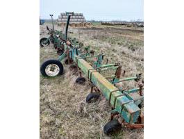 Sorközművelő John Deere eladó