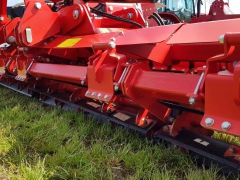 Quivogne Gladiator 600 típusú késes henger