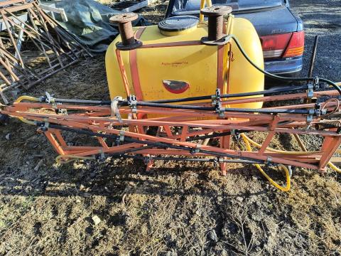 Függesztett, 350 literes permetező eladó