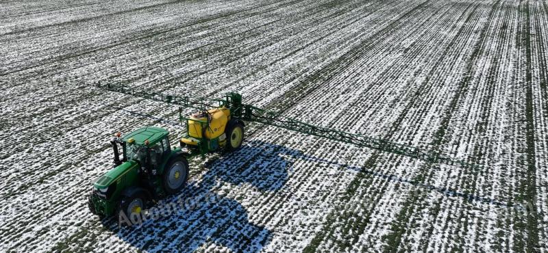 John Deere 740i/27 szántóföldi vontatott permetezőgép