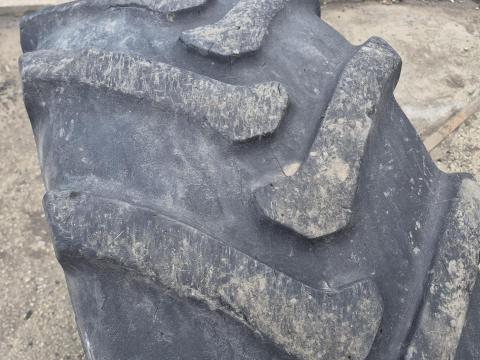 460/70 R 24 Manitou gumiabroncs eladó 460/70 R 24 Manitou gumiabroncs eladó