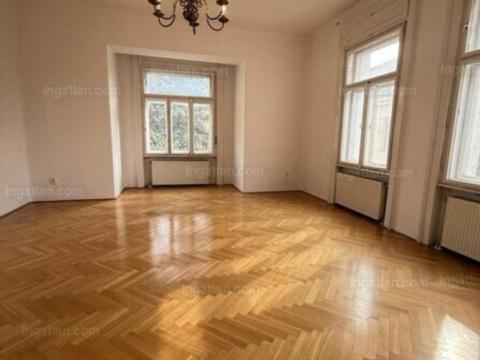 Belvárosban 419 m2 területű ingatlan 500 m2 es telken Belvárosban 419 m2 területű ingatlan 500 m2 es telken