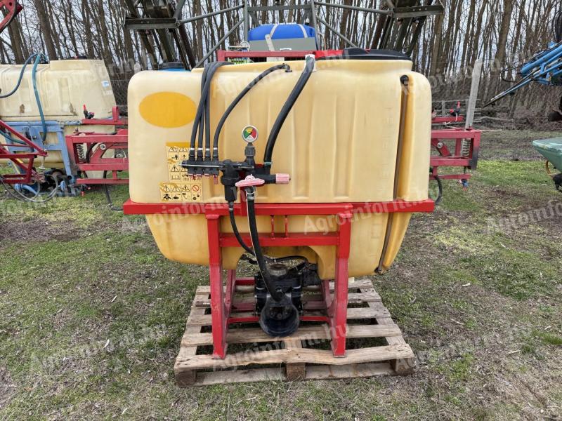 600/12 vegyszerező, szántóföldi permetező