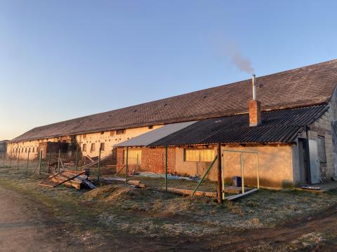 Pulykaistálló eladó Püspökmolnáriban, 5 000 m²-es telekkel Pulykaistálló eladó Püspökmolnáriban, 5 000 m²-es telekkel