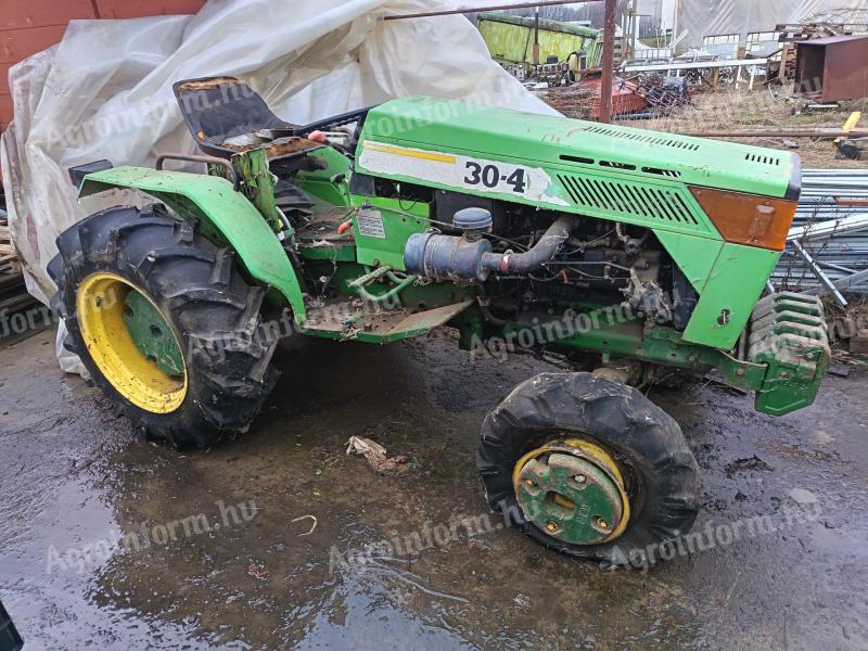 Ferrari 30.4 traktor eladó