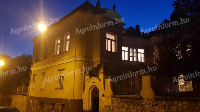 Belvárosi 430 m2 Ingatlan 500 m2 Telken